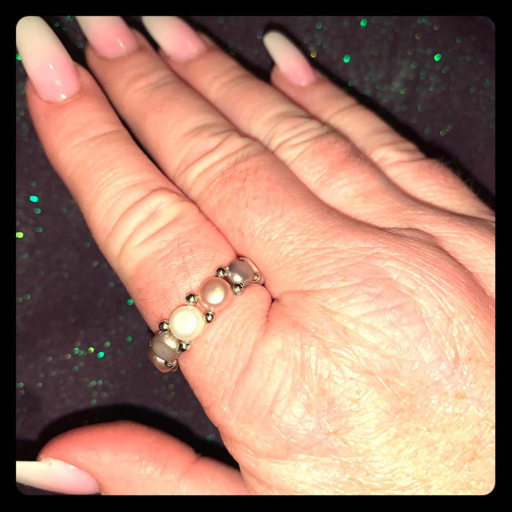 Stretch pearl ring
